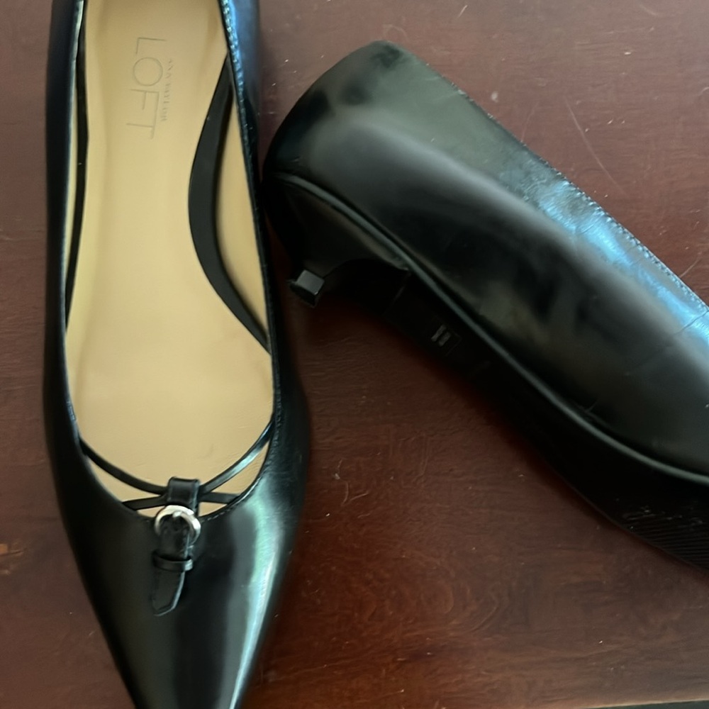 Loft Women’s dress shoes leather new tiny heels - Picture 2 of 8